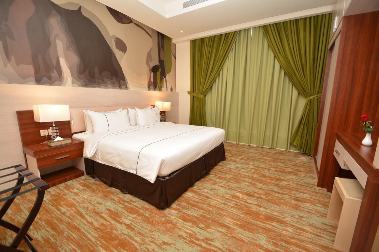 Thwary Hotel Suites Riyadh Eksteriør billede